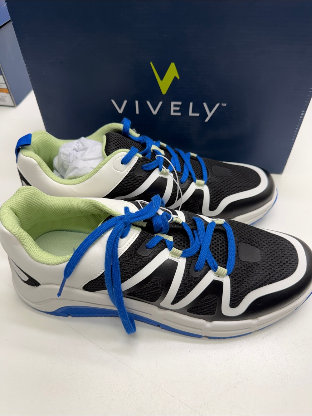 VIVELY Men’s 11 TRAIL SPORT Athletic Shoes